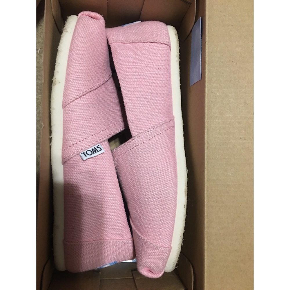 Pink toms